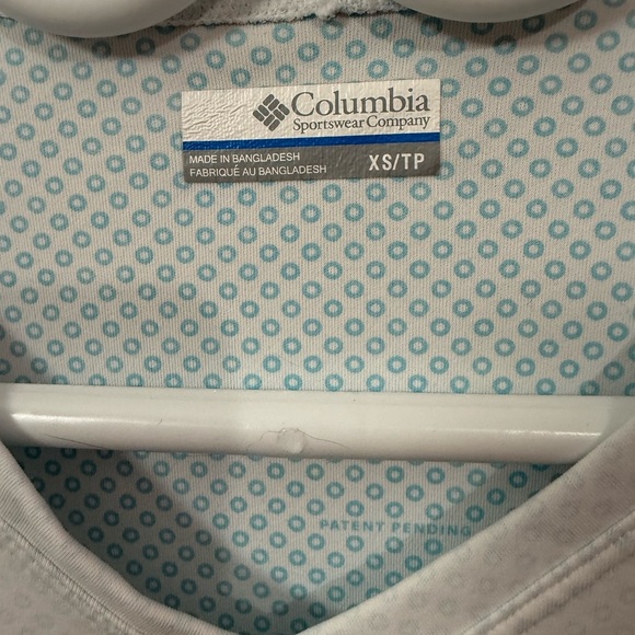 Columbia Women's White V-Neck Top - Picture 4 of 5